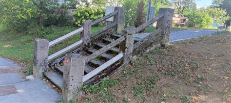 Stopnice pri stari postaji